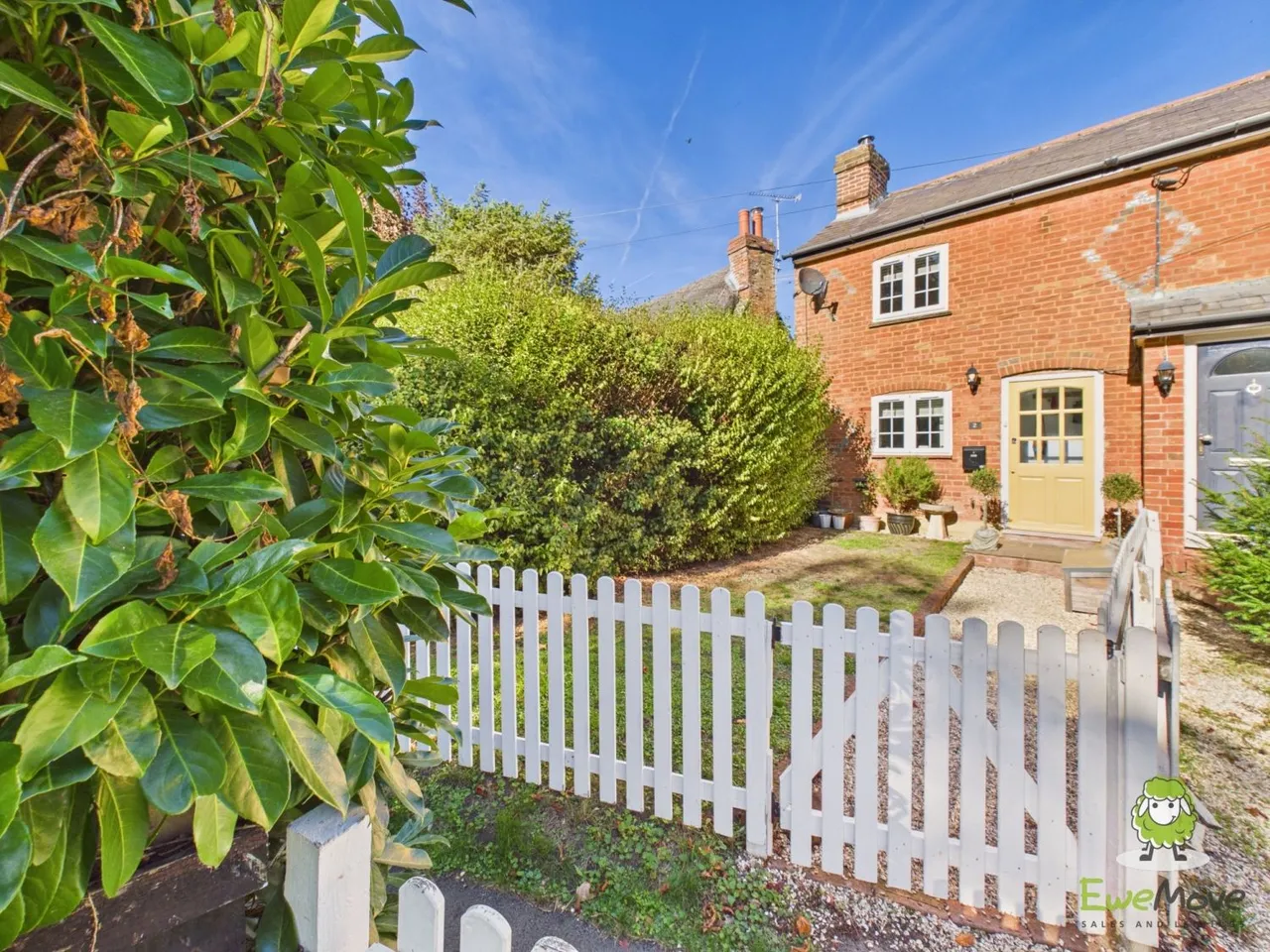 Bramley Road, Sherfield-on-Loddon, RG27, photo 4