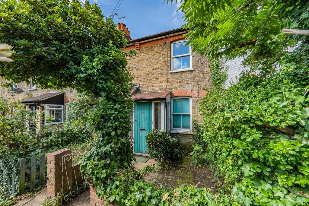 2 bed house for sale — Ivy Cottages, Hillingdon, UB10