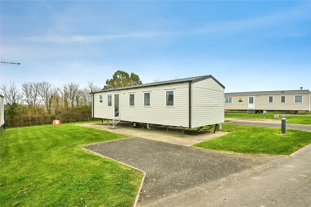 3 bed mobile home for sale, Thorness Lane, Cowes, PO31