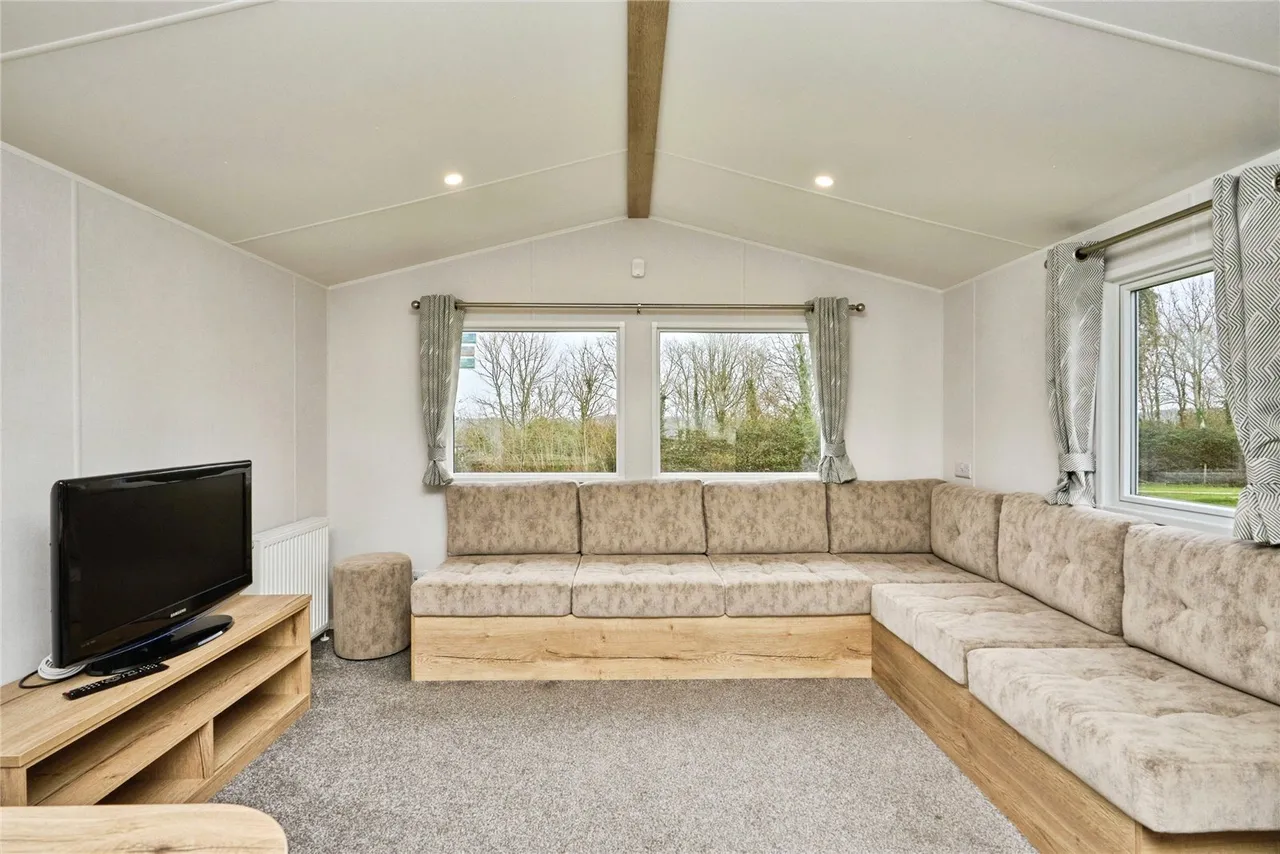 Thorness Lane, Cowes, PO31, photo 7
