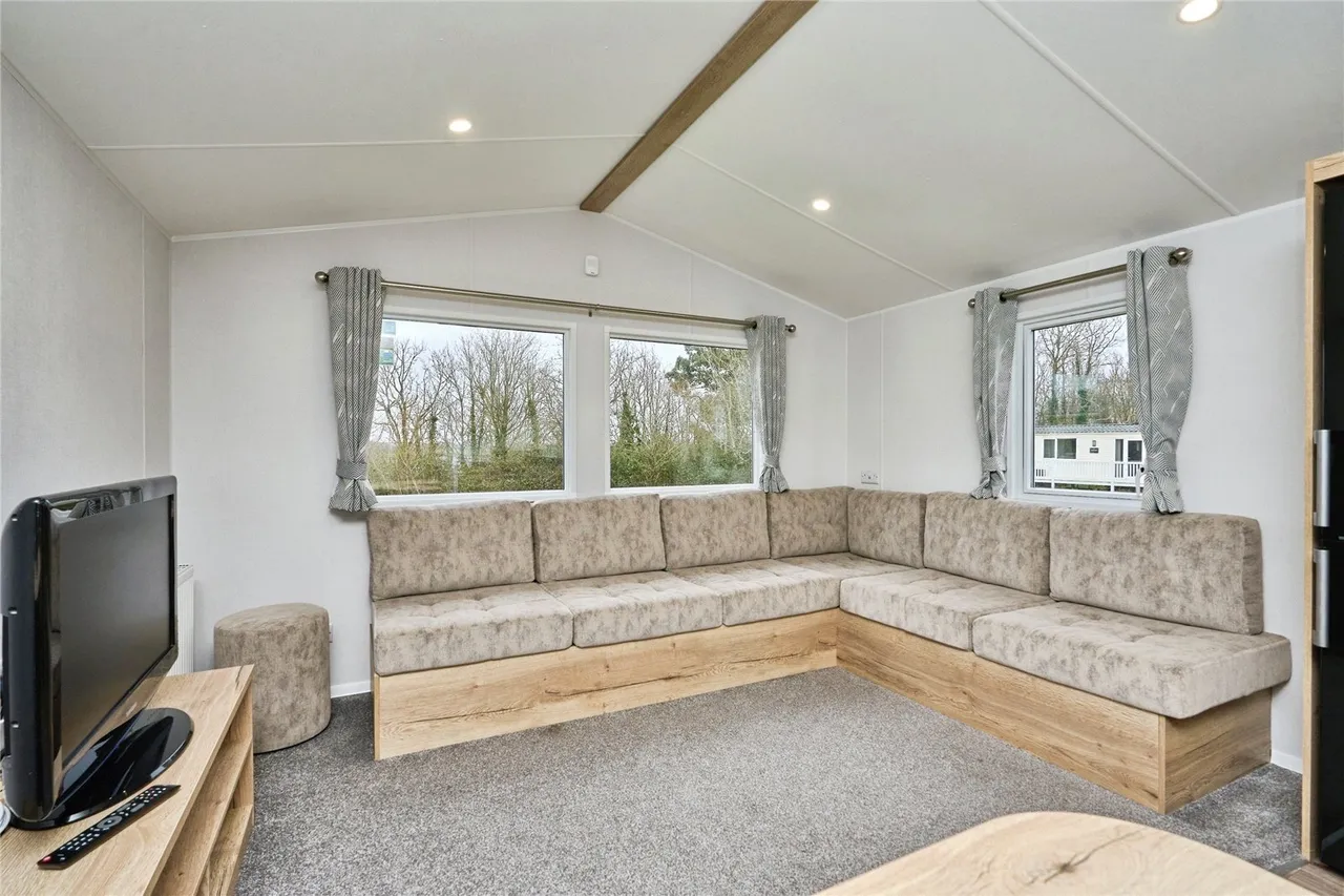 Thorness Lane, Cowes, PO31, photo 6