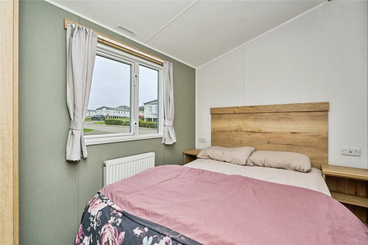 Thorness Lane, Cowes, PO31, photo 9