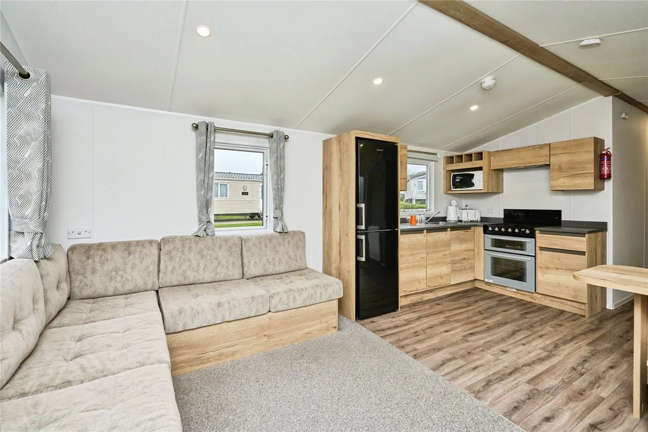 Thorness Lane, Cowes, PO31, photo 3