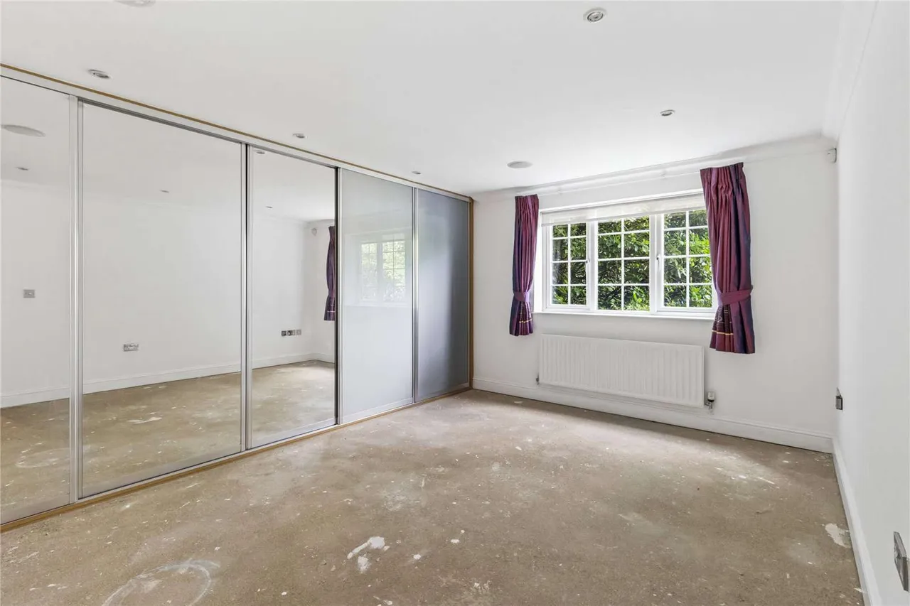 Blue Springs, 10a Sandy Lodge Way, Northwood, Middlesex, HA6 2AJ, photo 4