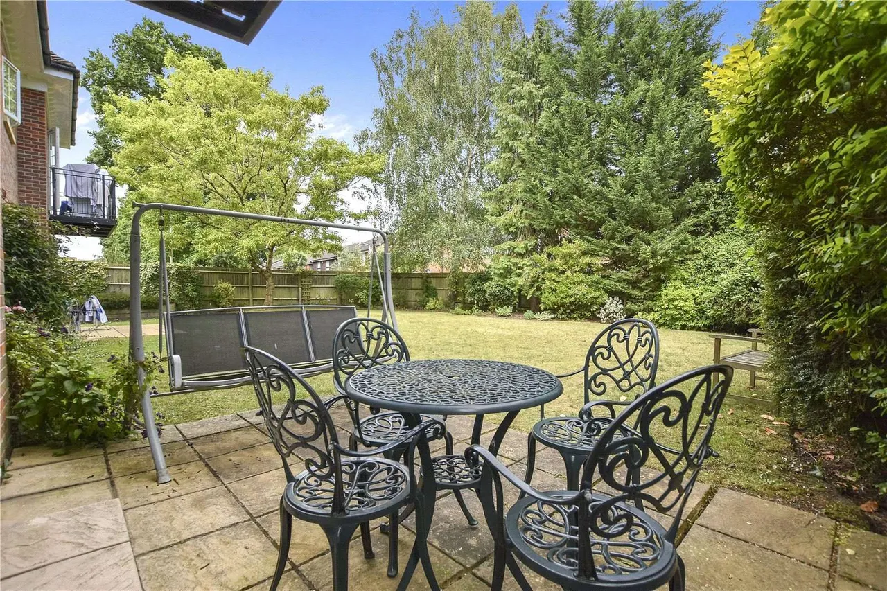 Blue Springs, 10a Sandy Lodge Way, Northwood, Middlesex, HA6 2AJ, photo 5