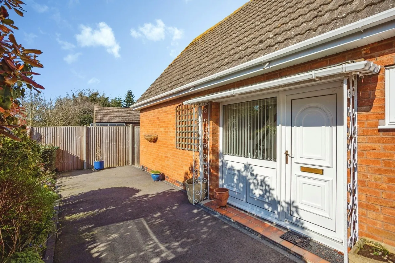 Cox Drive, Bottesford, NG13, photo 17