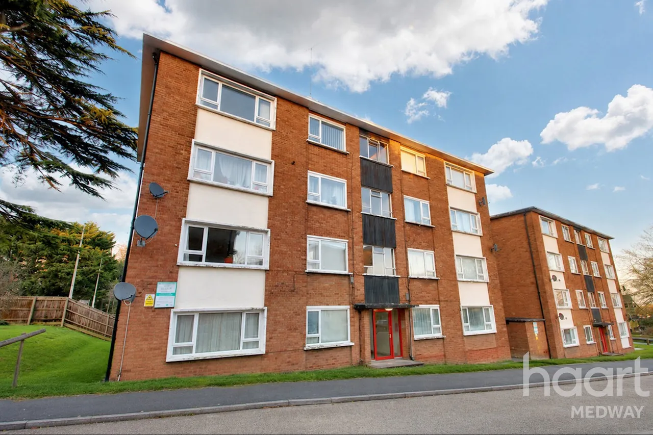 2 bed flat for sale, Downside, Rochester, ME2