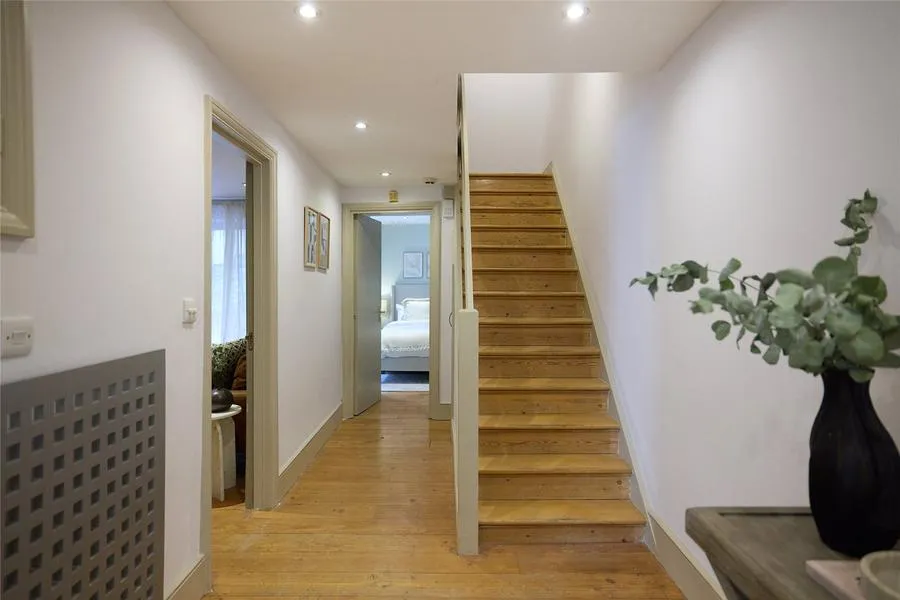 Hatherley Grove, London, W2, photo 18