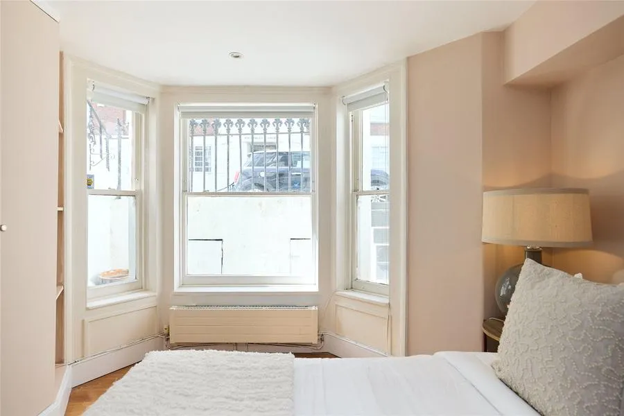 Hatherley Grove, London, W2, photo 50
