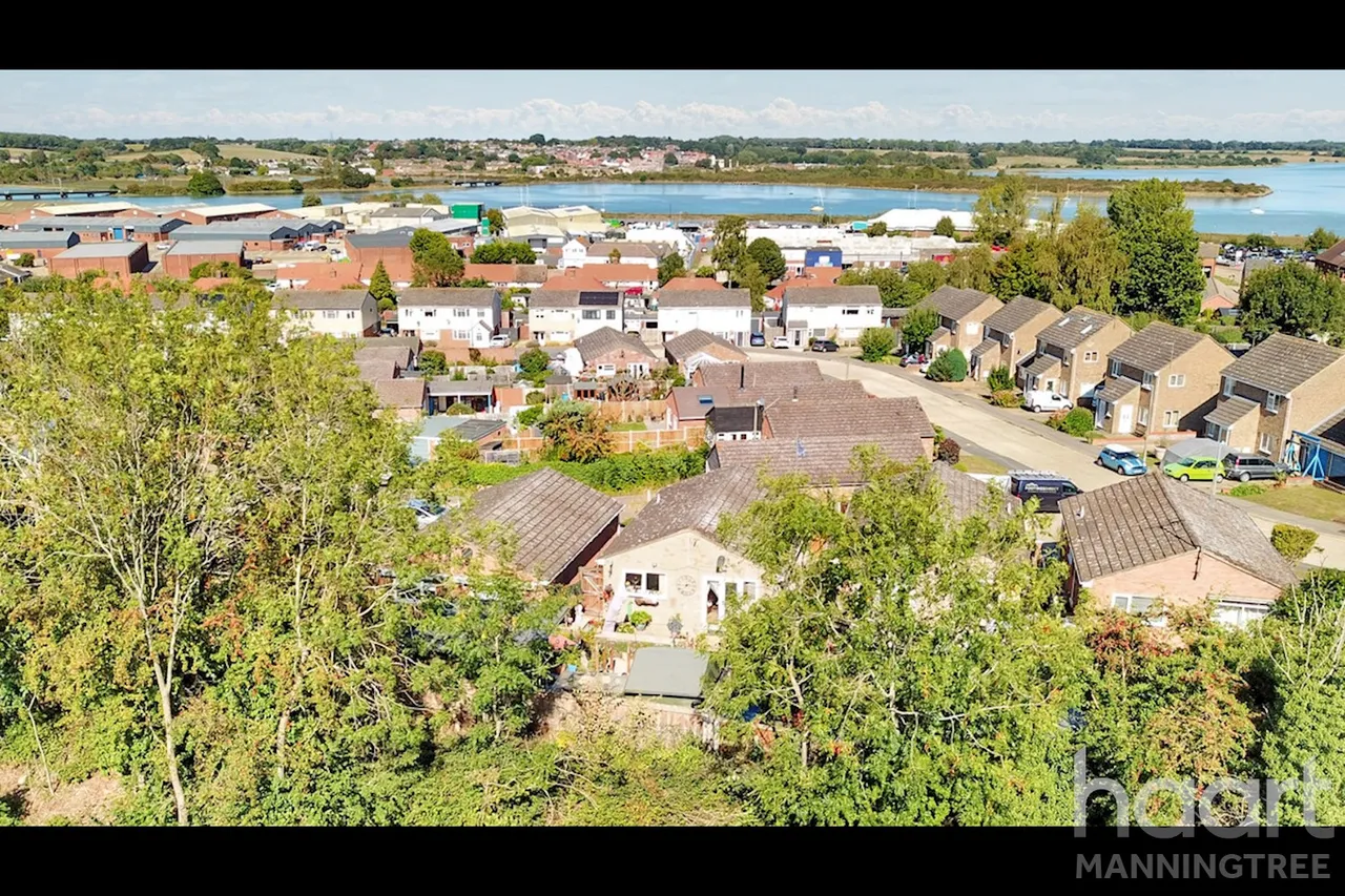 Knights Close, Lawford, CO11, photo 2