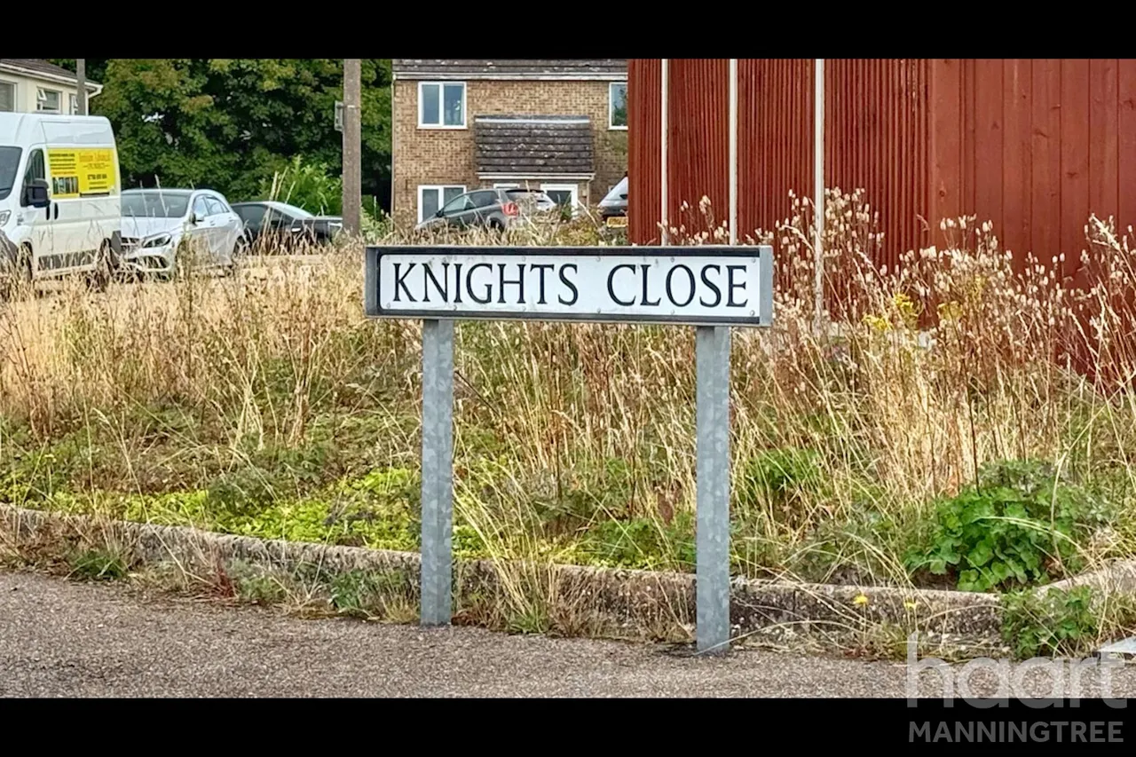 Knights Close, Lawford, CO11, photo 15