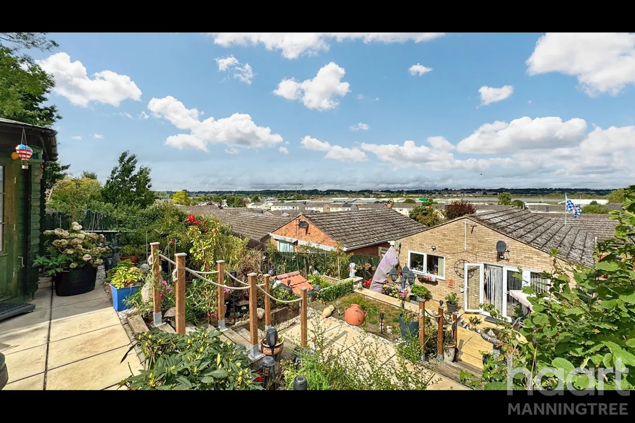 Knights Close, Lawford, CO11, photo 6