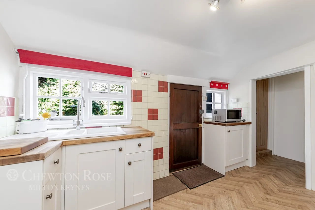 Mill Road, Husbourne Crawley, photo 9
