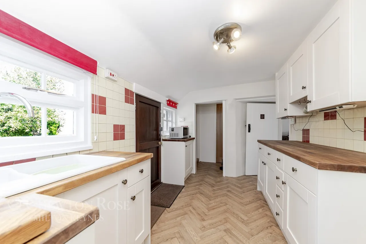 Mill Road, Husbourne Crawley, photo 7