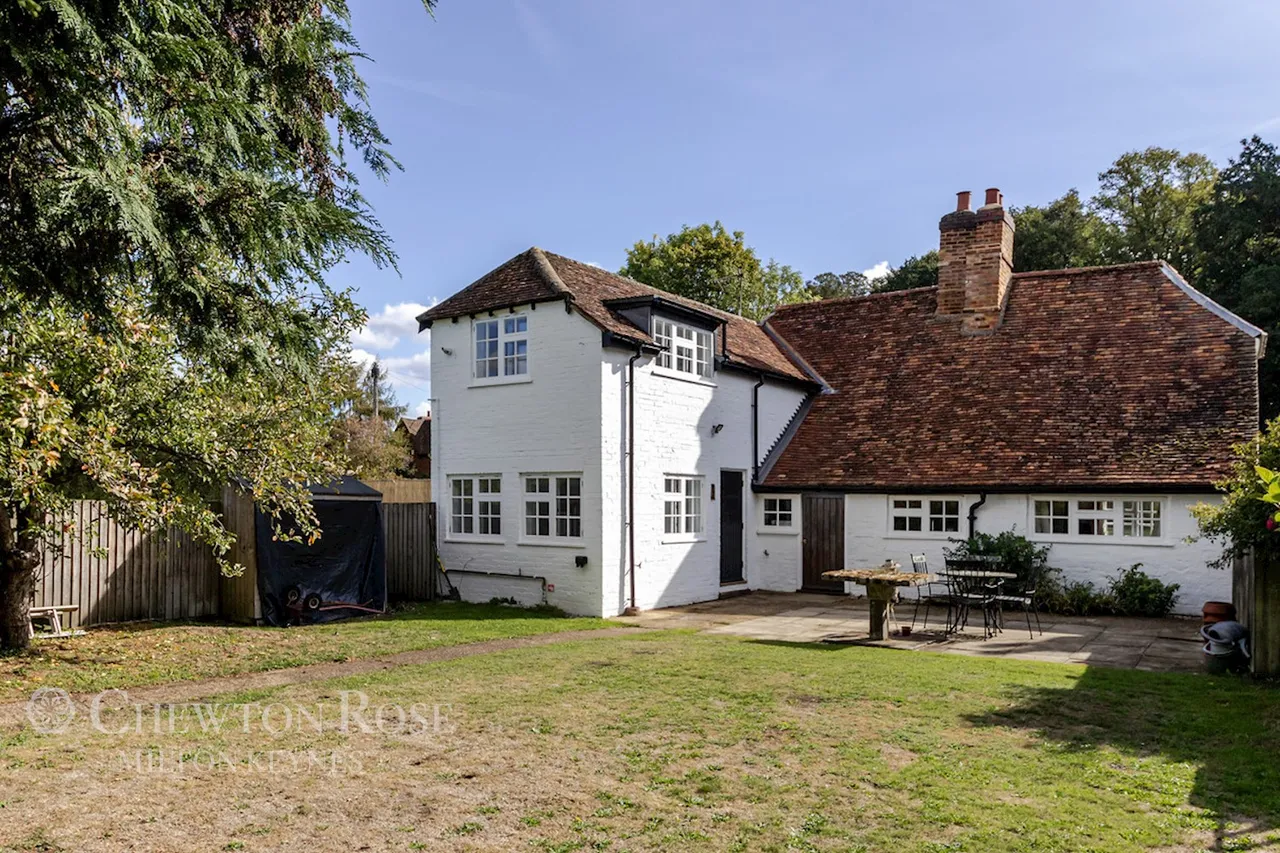 4 bed house for sale, Mill Road, Husbourne Crawley
