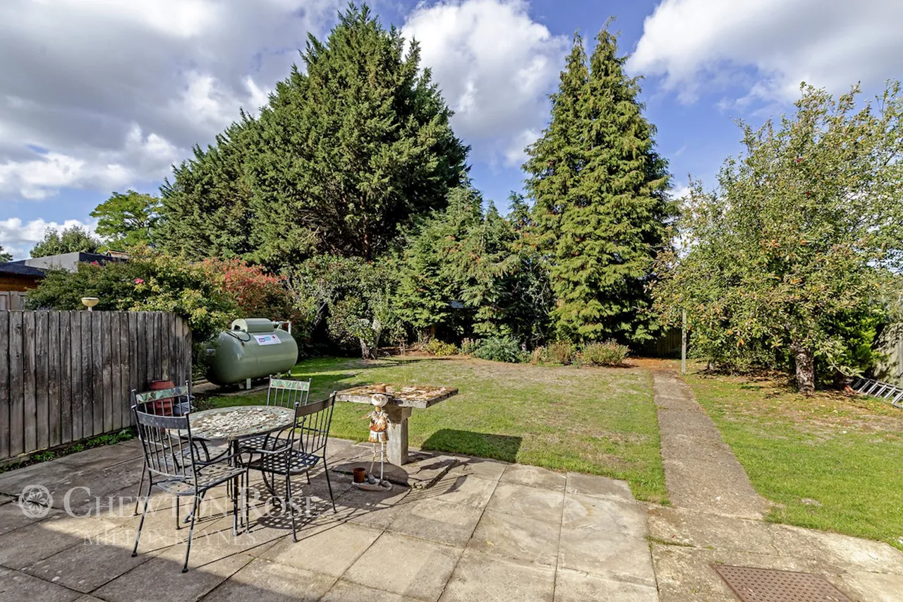 Mill Road, Husbourne Crawley, photo 37
