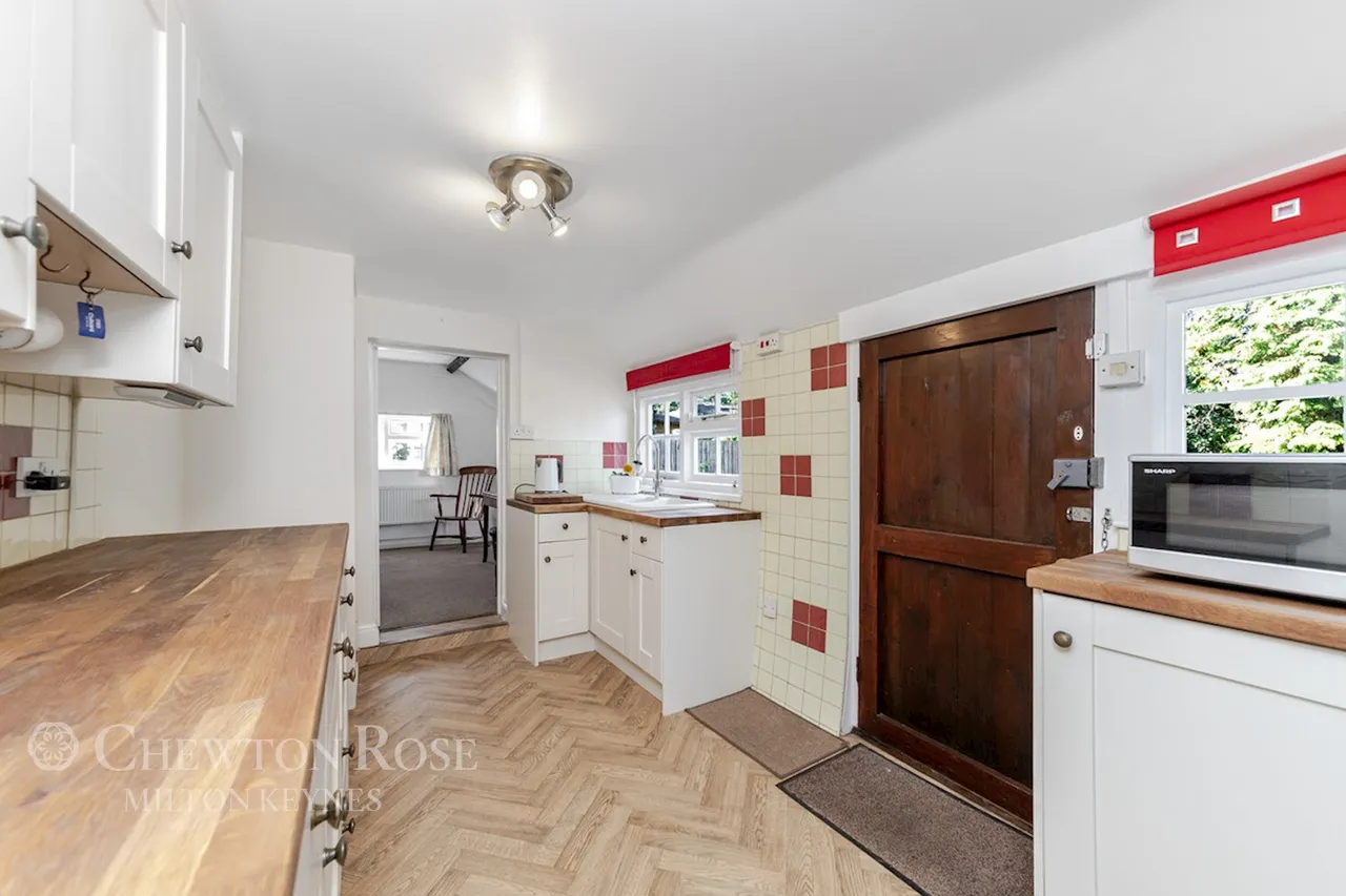 Mill Road, Husbourne Crawley, photo 8