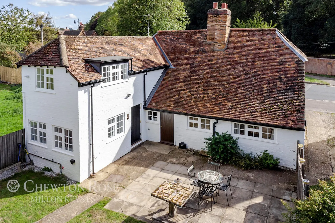 Mill Road, Husbourne Crawley, photo 48