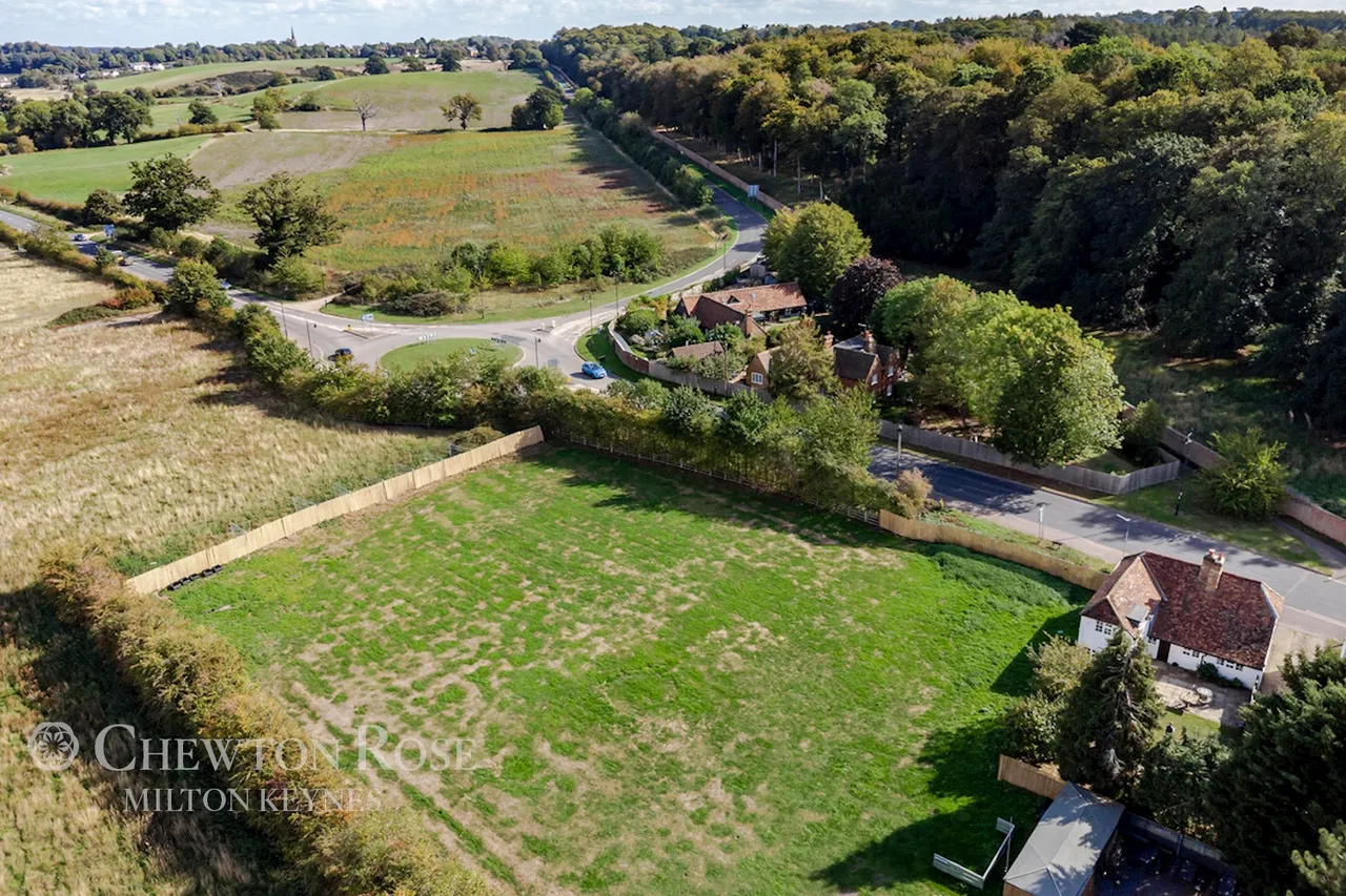 Mill Road, Husbourne Crawley, photo 42