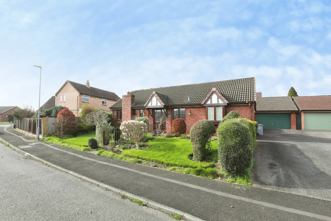 Dunham Crescent, Crewe, Cheshire, CW2, photo 15