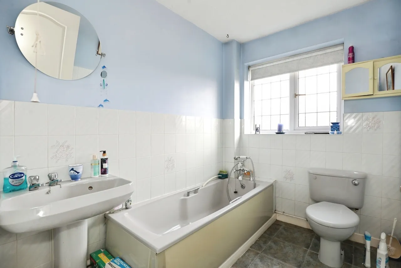 Dunham Crescent, Crewe, Cheshire, CW2, photo 12