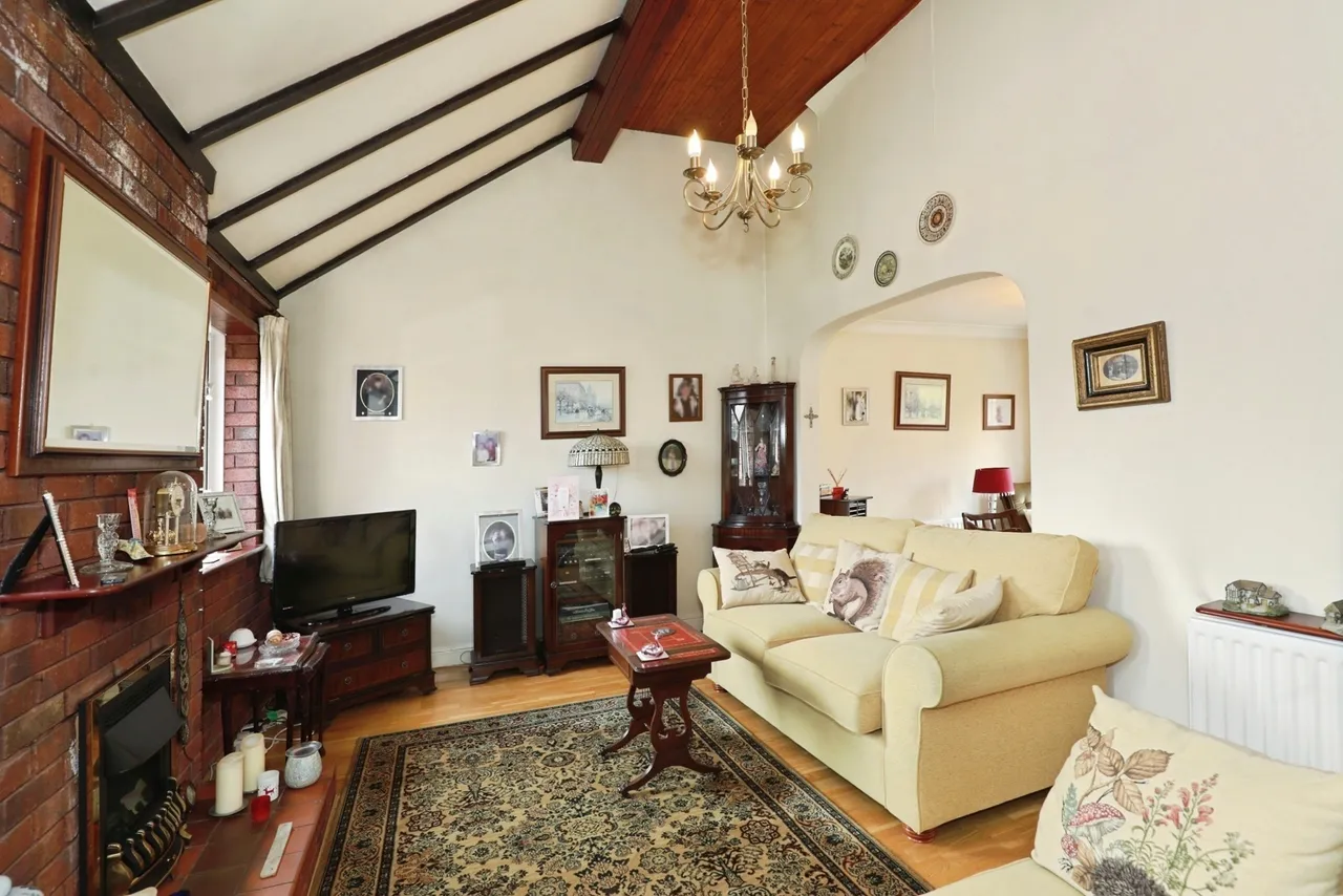Dunham Crescent, Crewe, Cheshire, CW2, photo 6