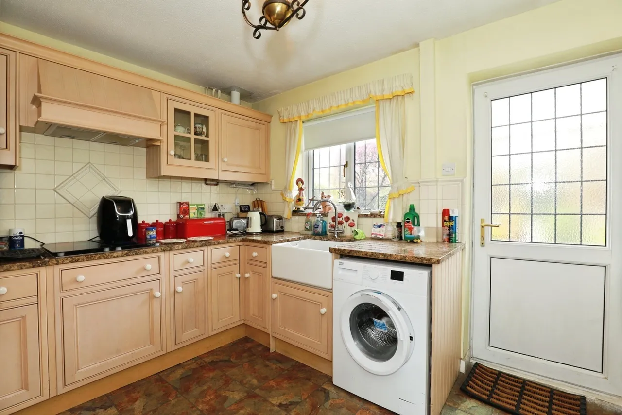 Dunham Crescent, Crewe, Cheshire, CW2, photo 9