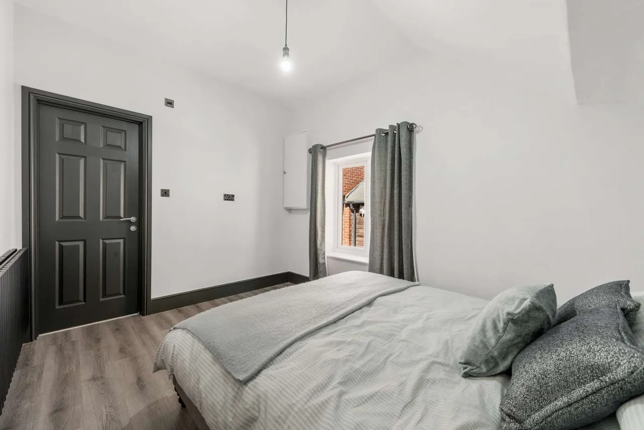 Macclesfield Road, Prestbury, SK10, photo 11