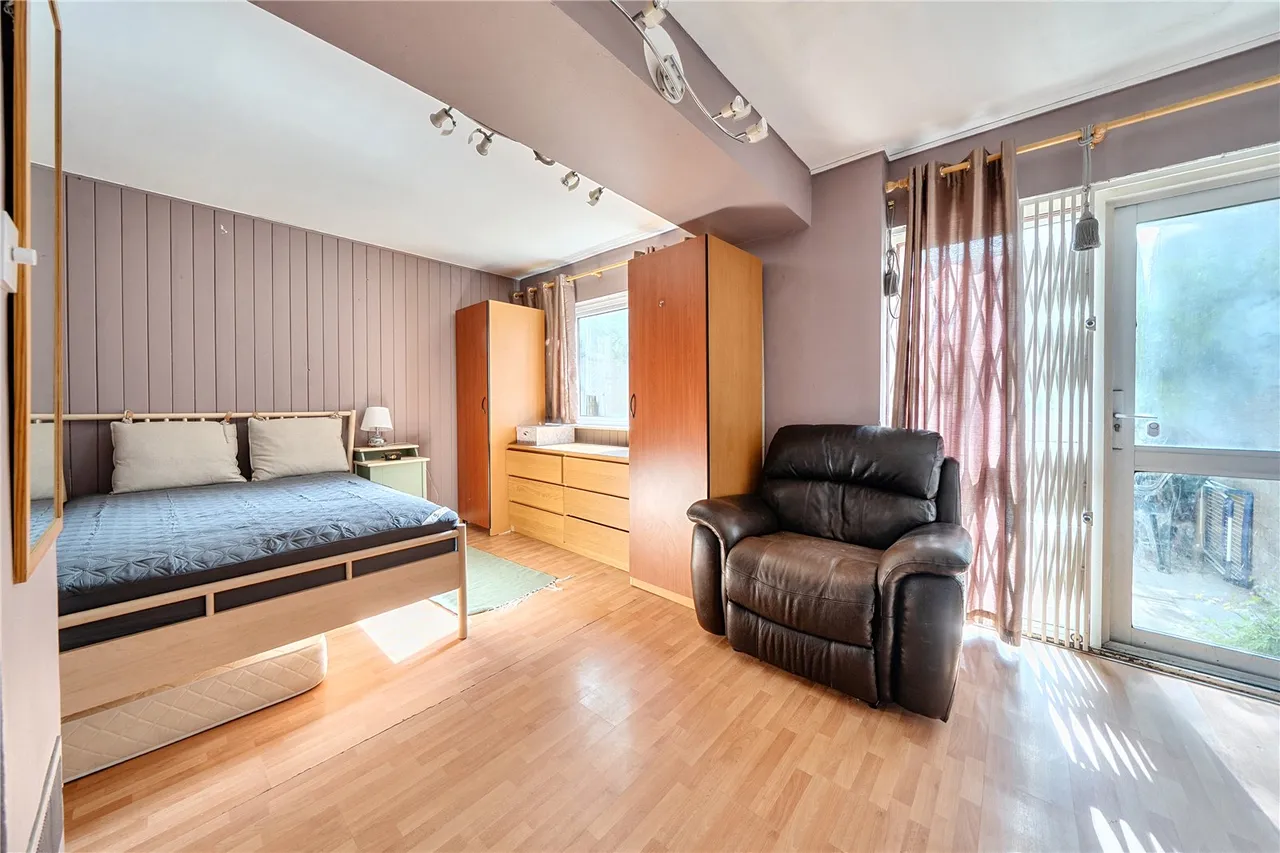 Templewood, Ealing, W13, photo 16