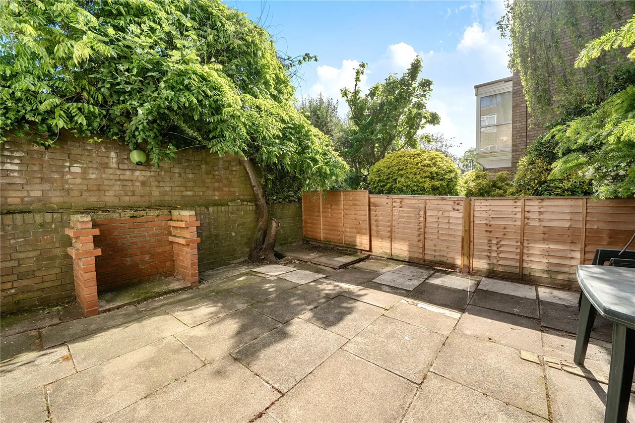 Templewood, Ealing, W13, photo 3