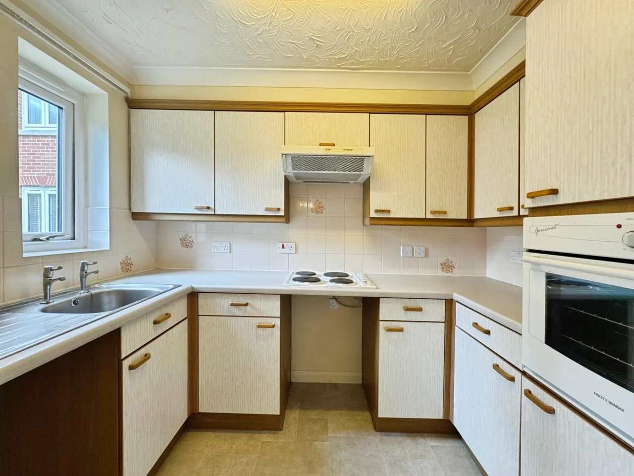 Swan Court, Banbury Rd, Stratford-upon-Avon, CV37, photo 7