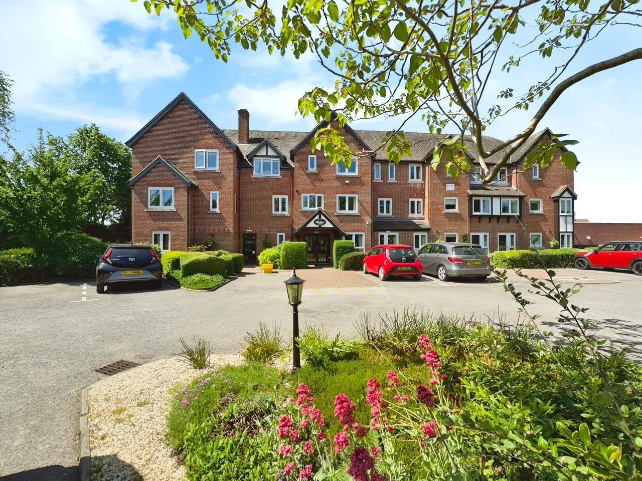 1 bed flat for sale — Swan Court, Banbury Rd, Stratford-upon-Avon, CV37