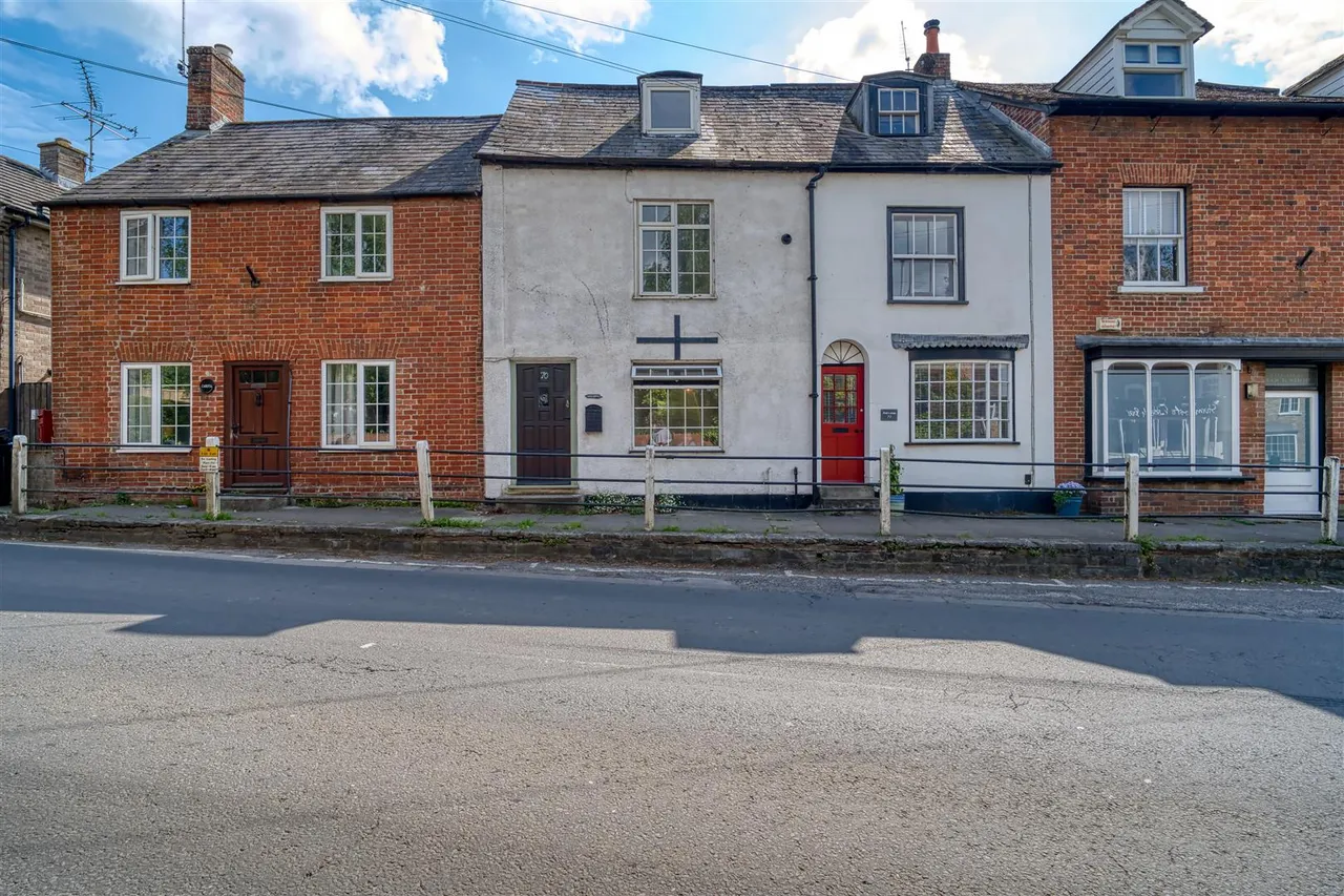 2 bed house for sale, Bridge Street, Sturminster Newton