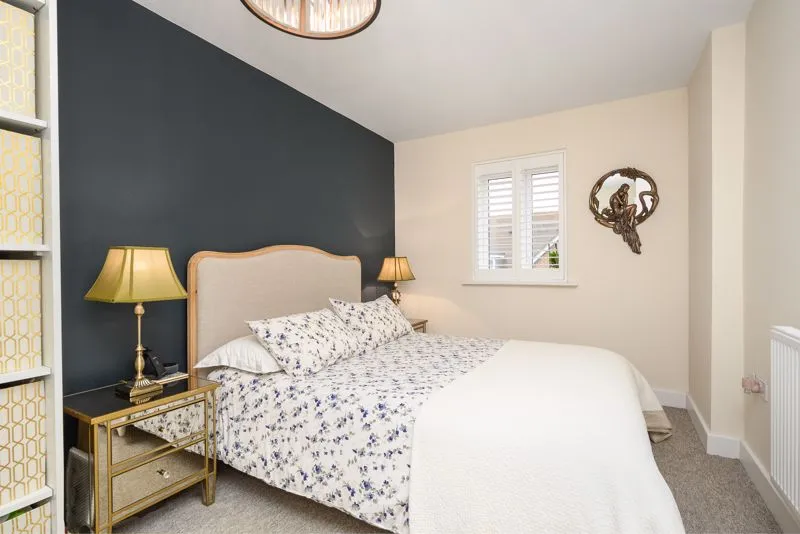 Alderson Grove Hersham, Walton-On-Thames KT12 5EG, photo 7