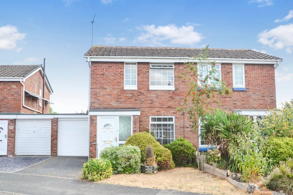 2 bed house for sale, Doley Close, Gnosall