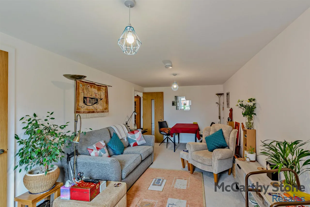 Stafford Street, Market Drayton, TF9, photo 5