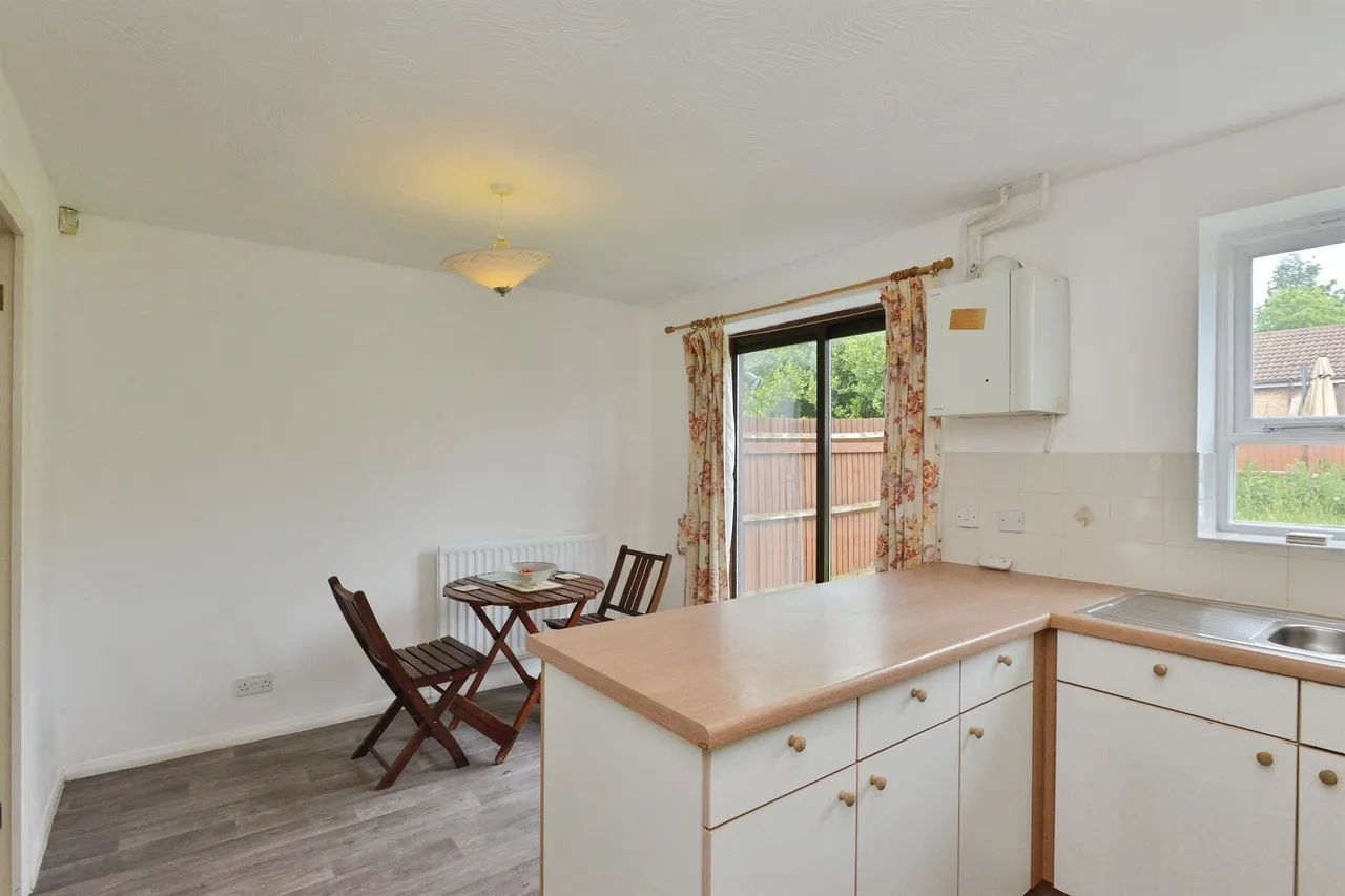 Douglas Place, Oldbrook, MK6, photo 9
