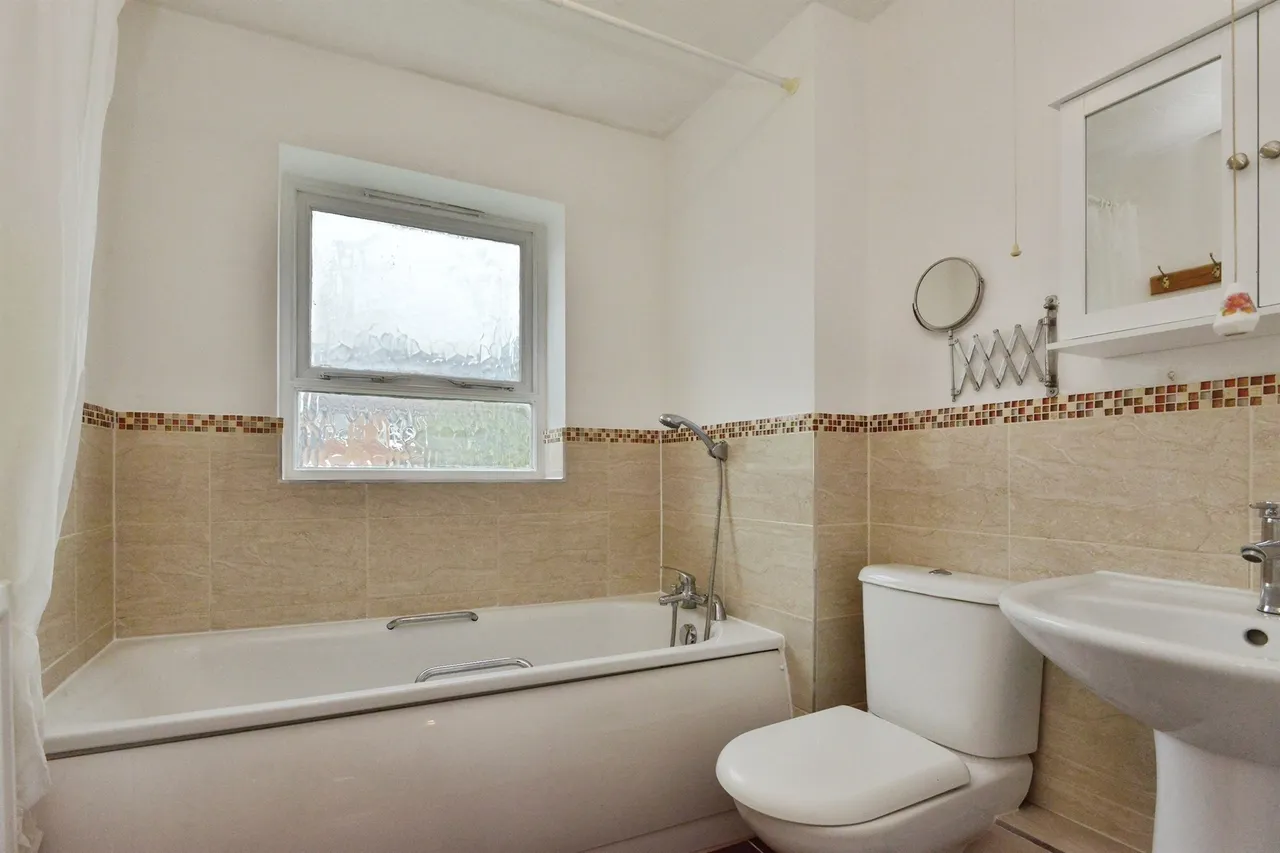 Douglas Place, Oldbrook, MK6, photo 12