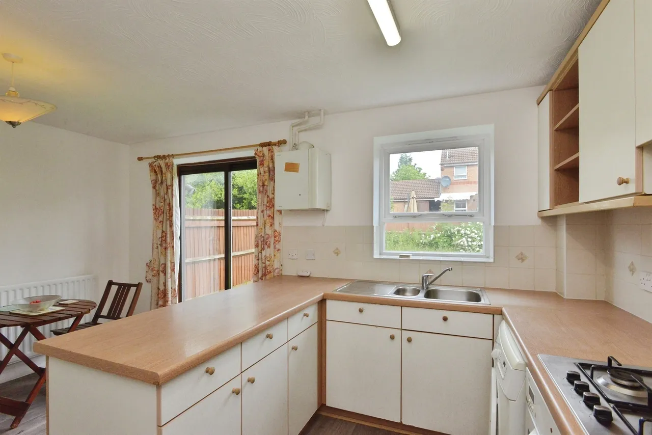 Douglas Place, Oldbrook, MK6, photo 2
