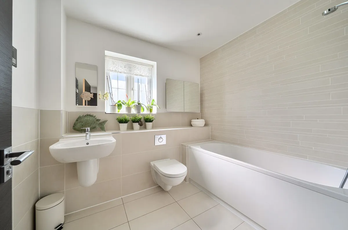 Storrington, RH20 3JW, photo 10