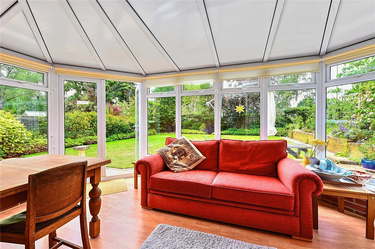 Dukes Mead, Fleet, Hampshire, GU51 4HA, photo 6