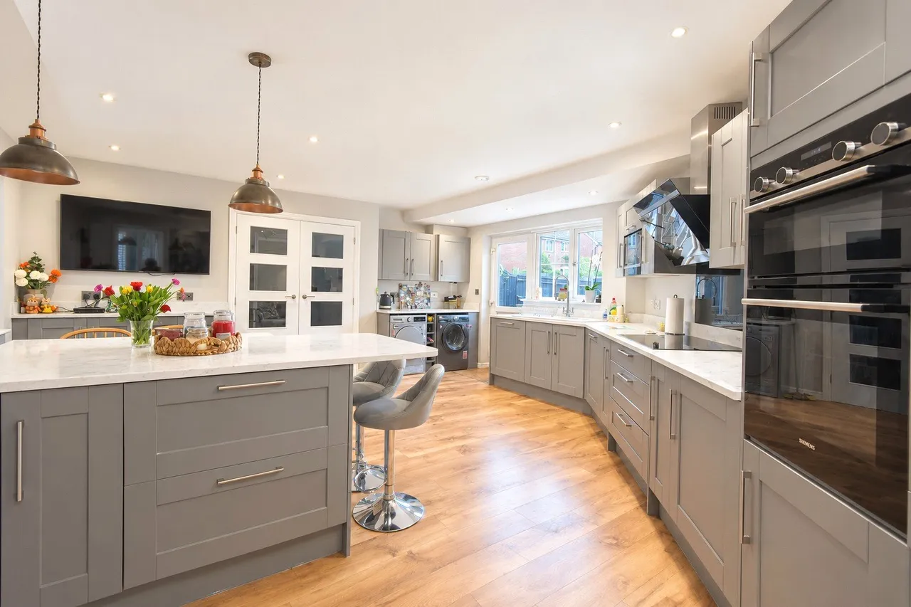 Elvetham Rise, Chineham, RG24, photo 3