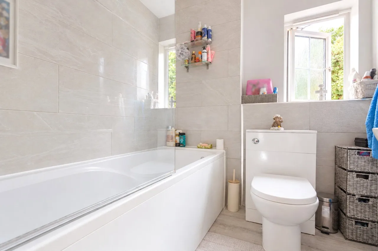 Elvetham Rise, Chineham, RG24, photo 11