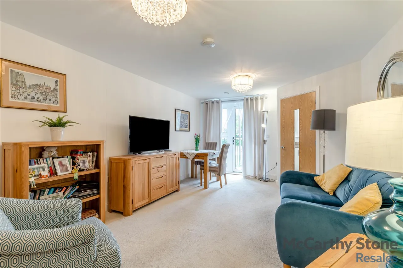 1 bed flat for sale, Hindhead Knoll, Walnut Tree, MK7