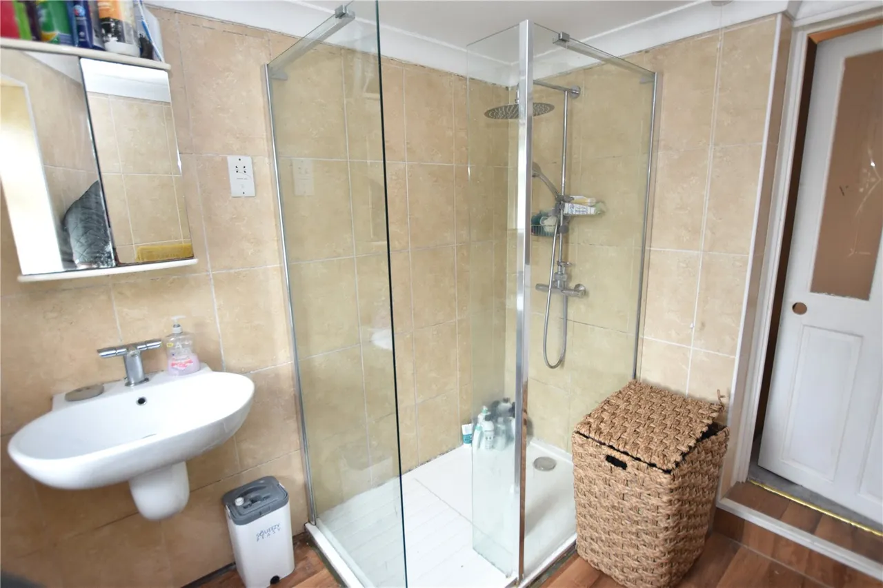 Somerset Road, Farnborough, Hampshire, GU14 6DS, photo 9