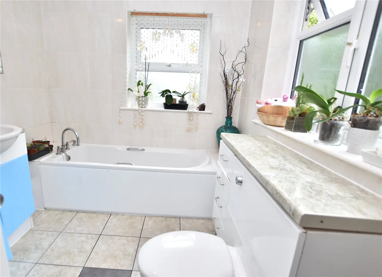 Somerset Road, Farnborough, Hampshire, GU14 6DS, photo 10