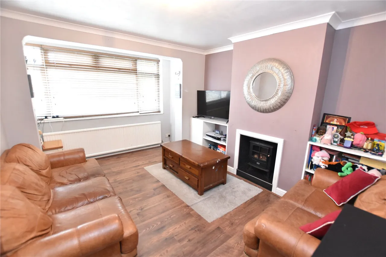 Somerset Road, Farnborough, Hampshire, GU14 6DS, photo 2