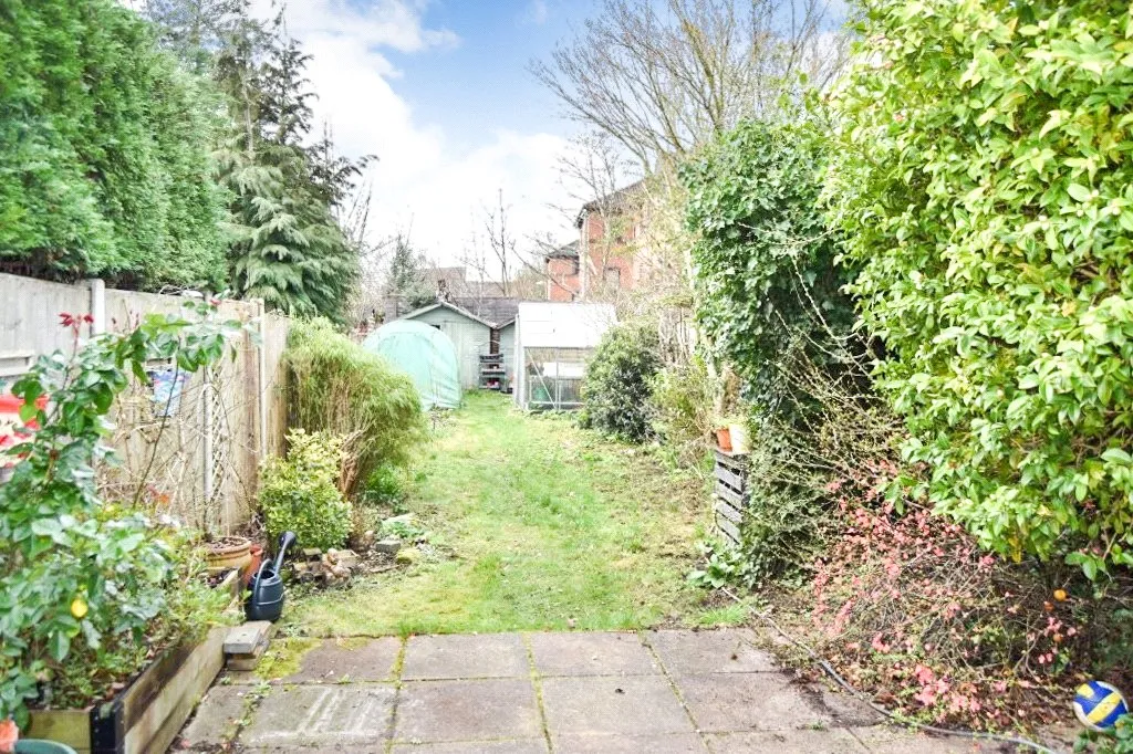 Somerset Road, Farnborough, Hampshire, GU14 6DS, photo 13