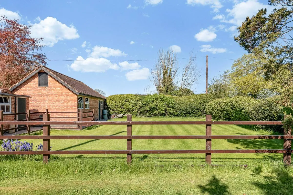 Vicarage Lane, Kneeton, NG13, photo 18