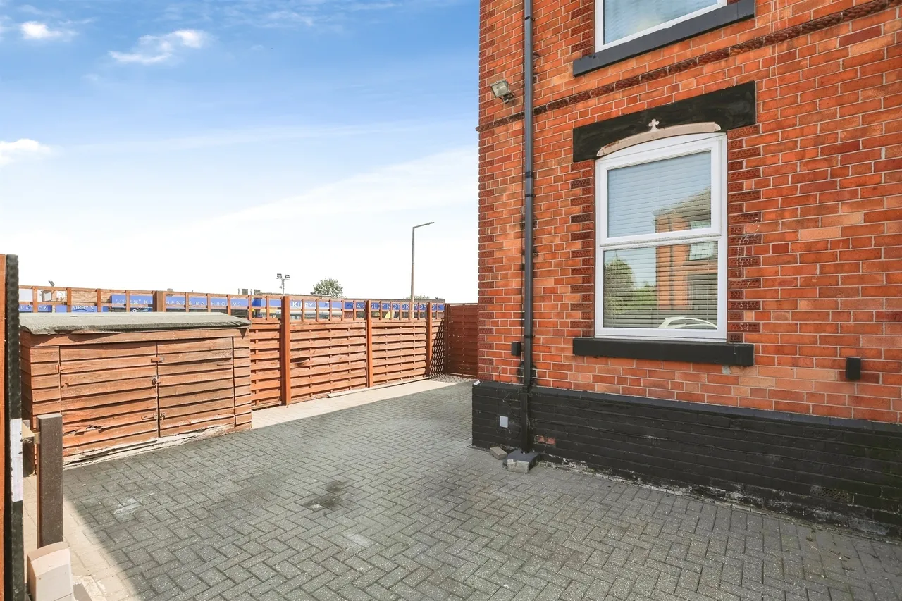 Myrtle Road, Wombwell, S73, photo 15